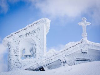 Eremo-del-Serrasanta-innevato
